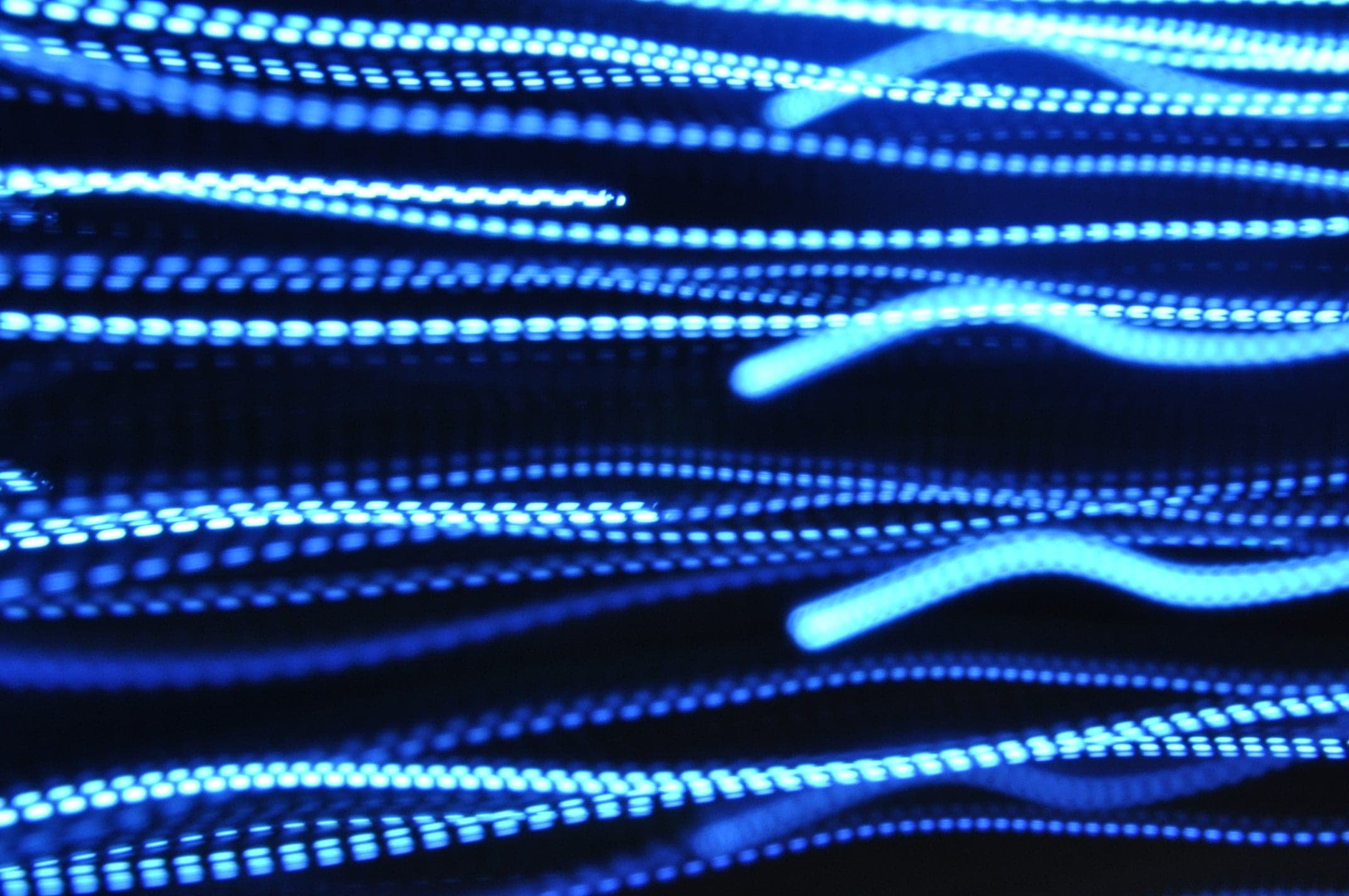 For the First Time, Physicists Accelerated Light Beams in Curved Space in the Lab