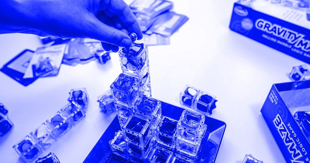 Gravity Maze Is an Addictive Marble Game That Teaches Kids About STEM