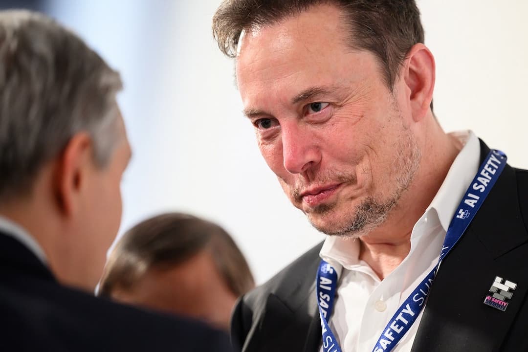 Elon Musk's Grok AI Turns on Its Creator, Completely Trashes Elon