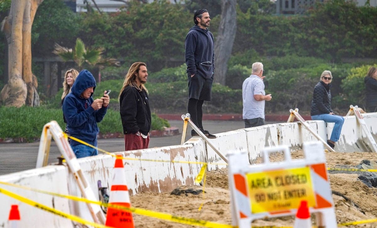 Luxury Homes Teetering Above Cliff After Landslide