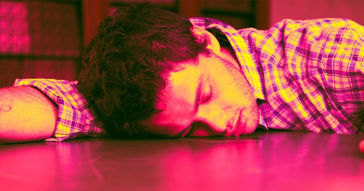 Scientists Discover That When You Don't Sleep, You Turn Into a Bigtime Dumbass