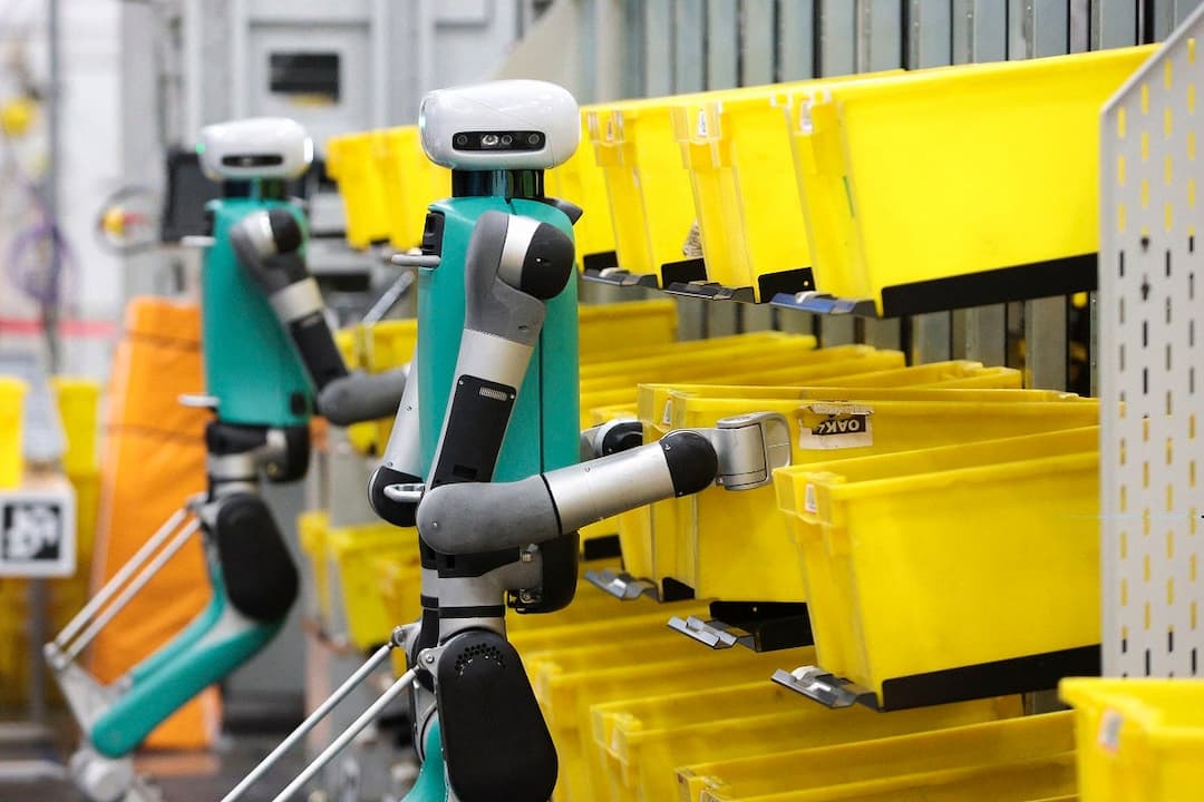 amazon-robots-struggling-to-keep-up-with-human-workers