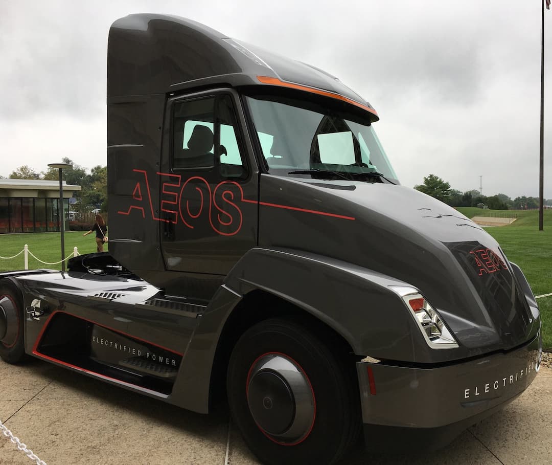 Engine Giant Cummins Launched Its Electric Semi Ahead of Tesla