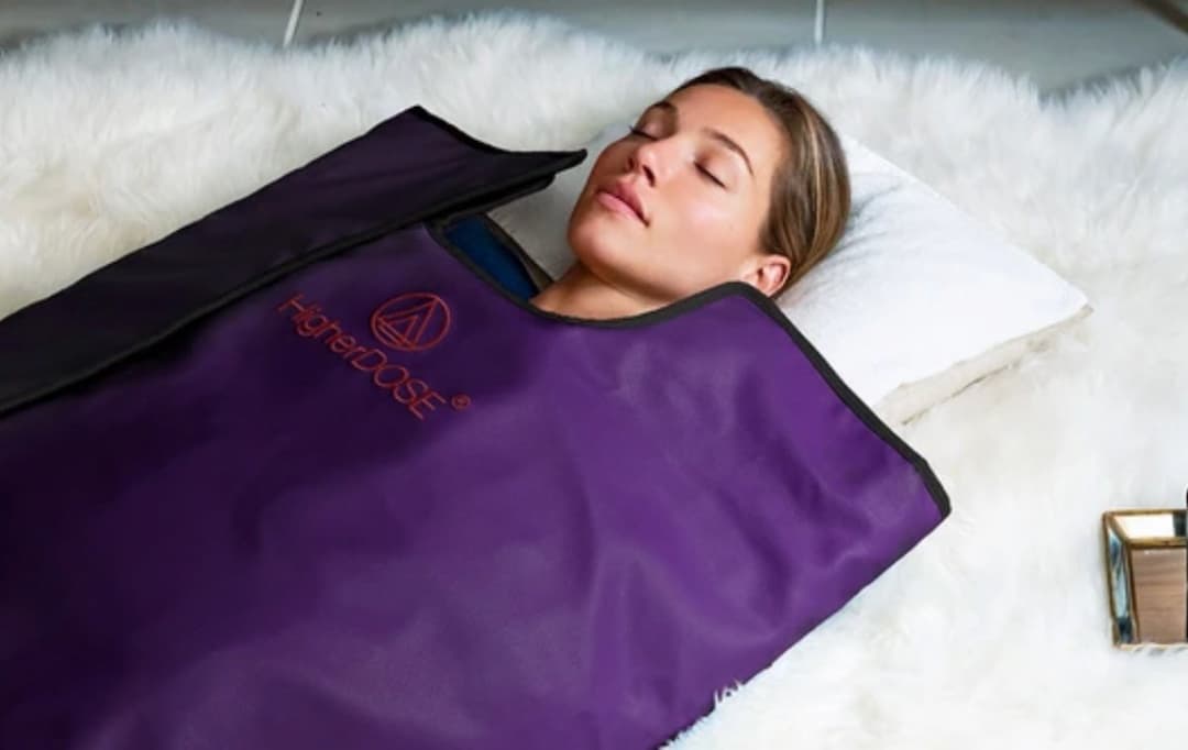 This High Tech Sauna Blanket Uses Infrared Light to Fight Seasonal