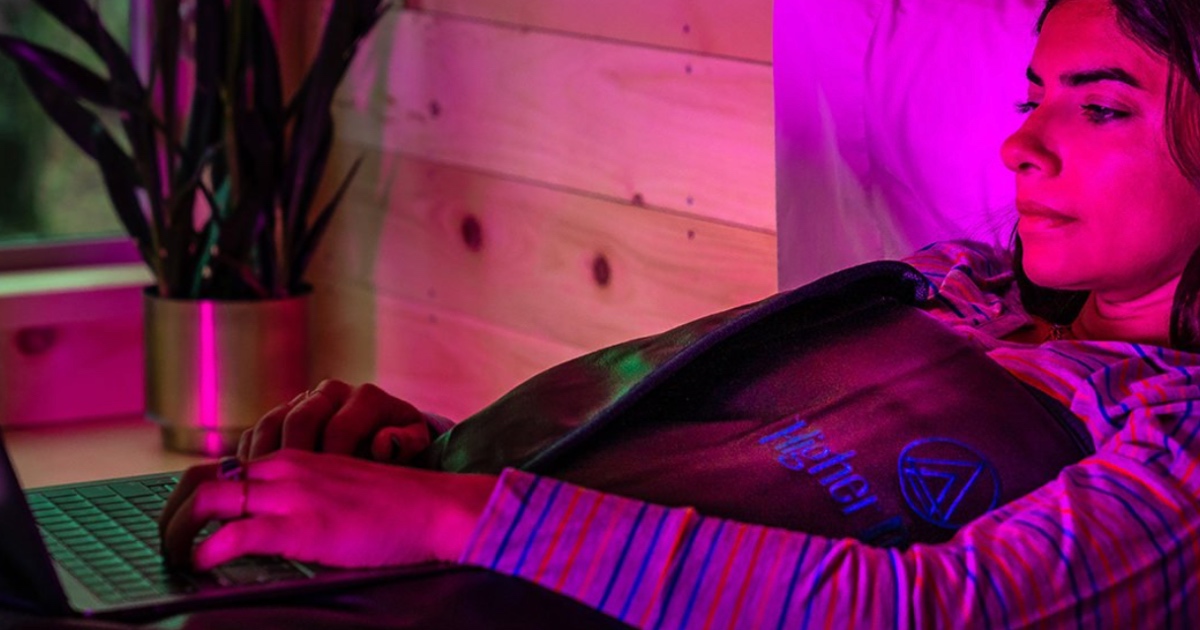 This High Tech Sauna Blanket Uses Infrared Light To Burn Calories as