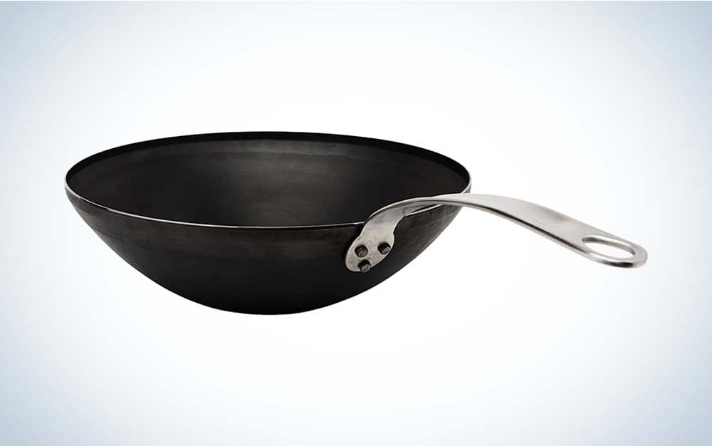 https://futurism.com/_next/image?url=https%3A%2F%2Fwp-assets.futurism.com%2F2022%2F05%2FMade-In-Cookware-Carbon-Steel-Wok-best-kitchen-gifts.jpg&w=2048&q=75