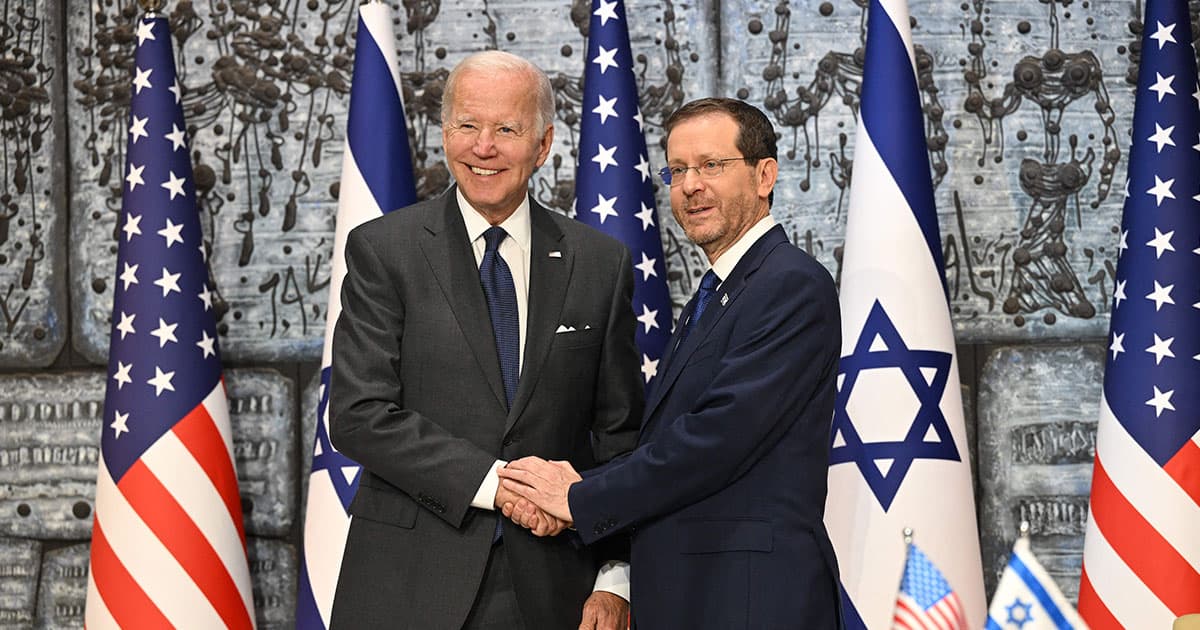 Biden Stops Shaking Hands to Fight COVID Spread, Forgets Minutes Later