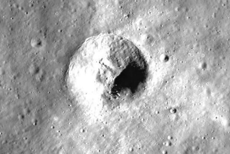 Another Debunking: Did an Alien Spacecraft Just Land on the Moon?