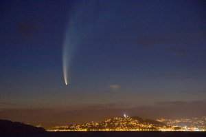 Comet McNaught, over Wellington, New Zealand; Chris Wall