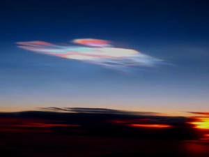 A polar stratospheric cloud on Earth. (Credit: NASA/GSFC/Mark Schoeberl)