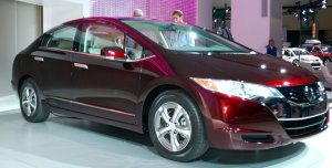The Honda FCX Clarity hydrogen fuel-cell powered car - (Photo by BBQ Junkie, CC-licensed, some rights reserved)