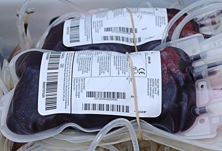 Blood collected from donors - (Photo by Montuno, CC-licensed, some rights reserved)