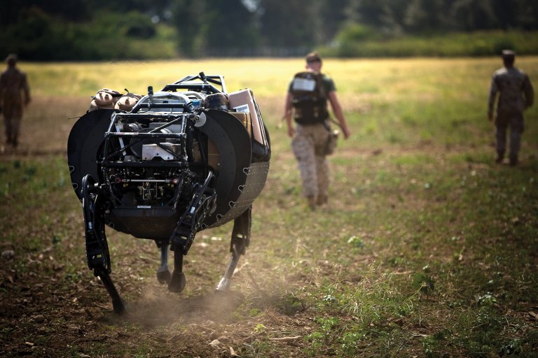 Elon Musk and AI Experts Call to Ban Robots With a License to Kill