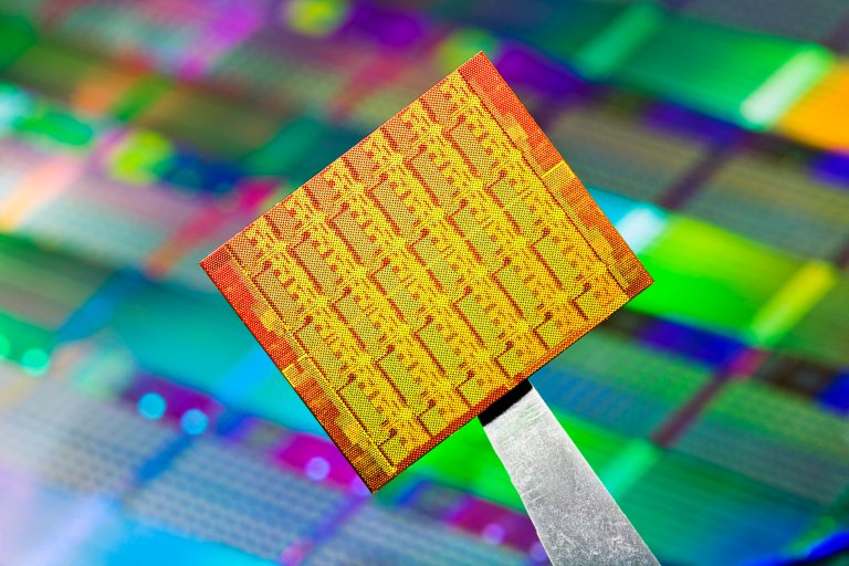 Intel’s New Storage Chip Is 1,000 Times Faster than Flash Memory