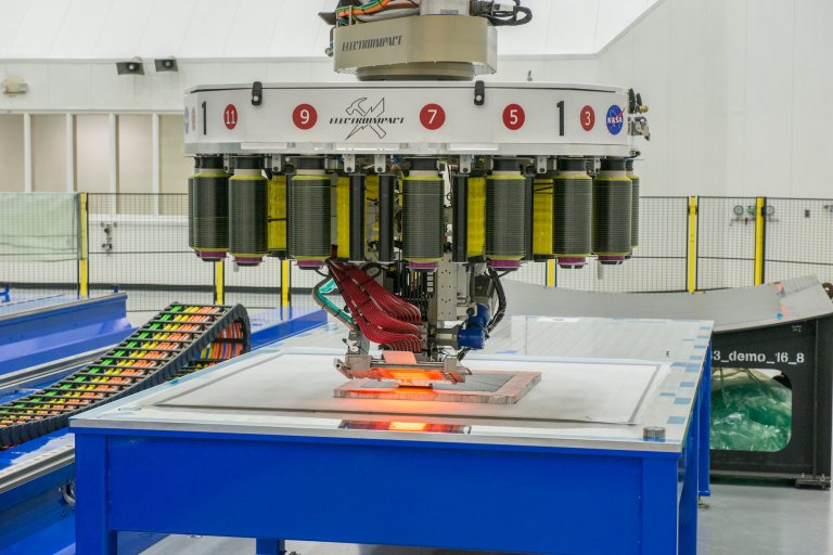 NASA’s Using a Giant Robot to Print Carbon Fiber Spaceship Parts