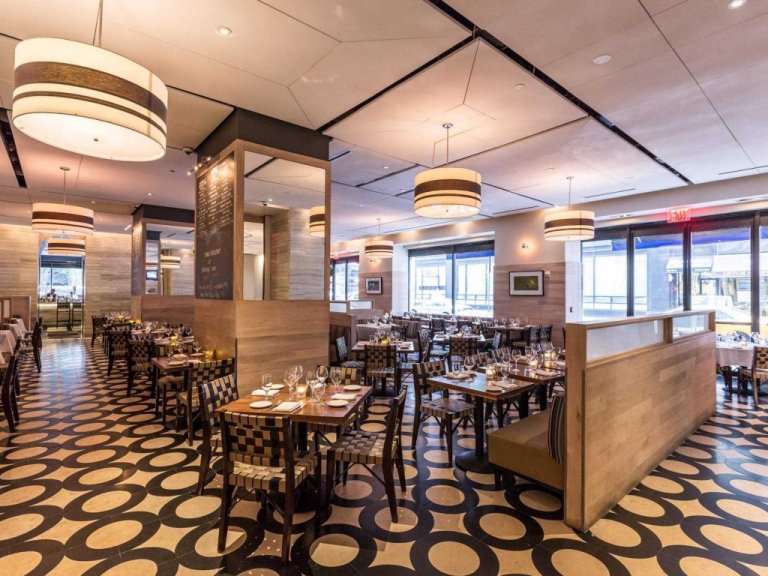 Take a VR Tour of Hundreds of NYC Restaurants