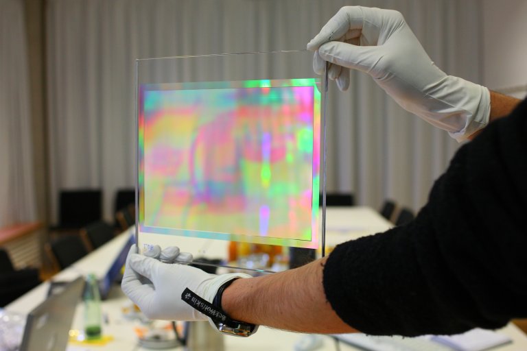 A new technique for producing holographic lenses using lasers takes only seconds
