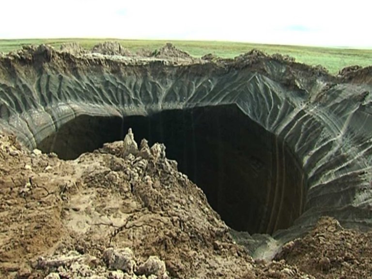 10 of the Strangest and Most Amazing ‘Holes’ on Earth (Video)