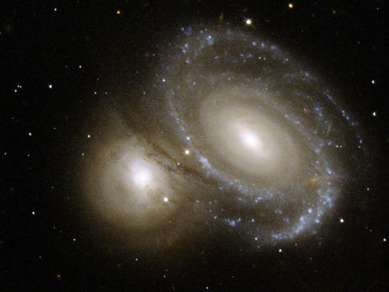 Astronomy Photo of the Day: 5/18/15 — AM 0500-620