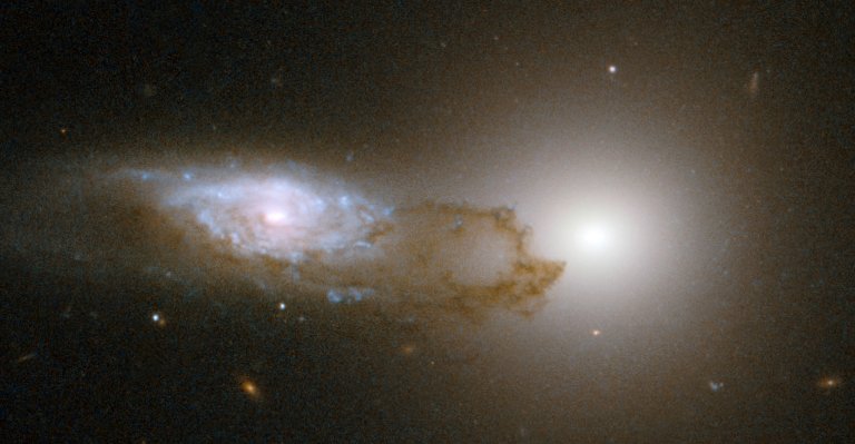 Astronomy Photo of the Day: 5/24/15 — AM 1316-241