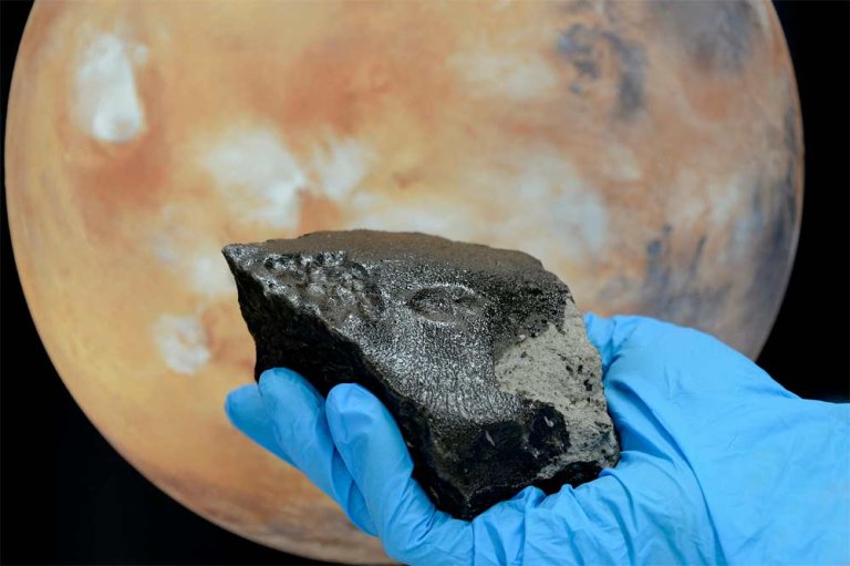 Martian Meteorite, NWA 7034, May Give Insight Into Mars’ Crust