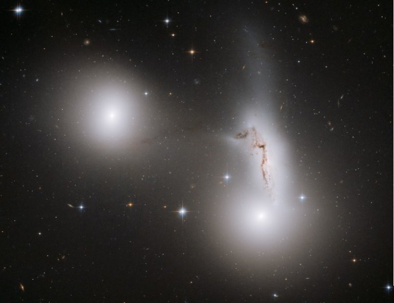 Astronomy Photo of the Day: 1/02/15 — Hickson Compact Group 90