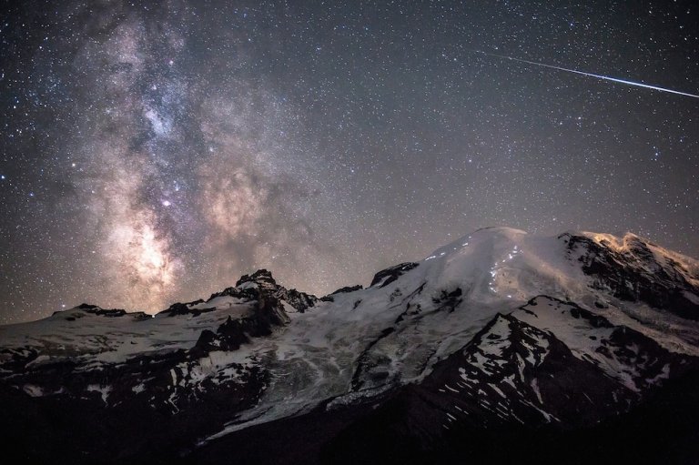 Astronomy Photo of the Day: 7/25/15 – Milky Way & Mount Rainier