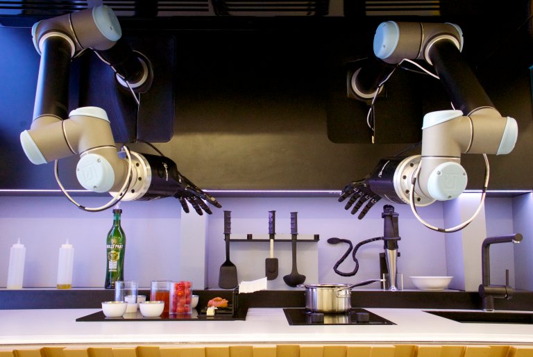Prototype Robot Lets Every Home Enjoy The Perks of Having a Personal Chef