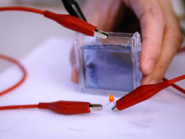 Singaporean Scientists Invent Smart Window That Can Tint and Power Itself