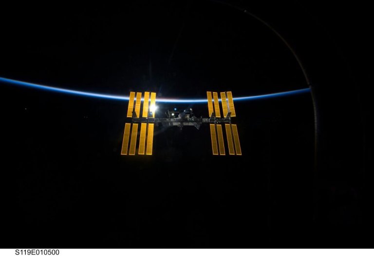 Astronomy Photo of the Day (APotD): 9/10/14 – The ISS & Earth