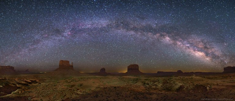 Astronomy Photo of the Day (APotD): 8/02/14 – Crowning Monument Valley