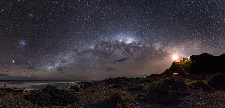 Astronomy Picture of the Day: 10/02/13 – Guiding Light to the Stars