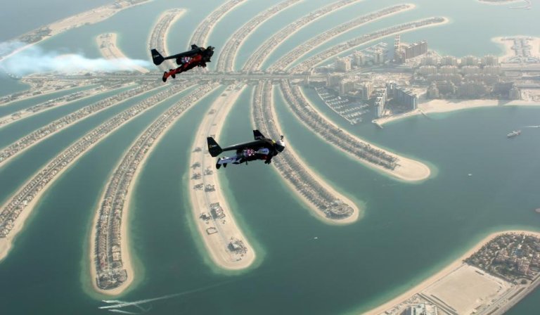 The Future of Flight: Watch Two Men Fly Over Dubai in Jetpacks (video)