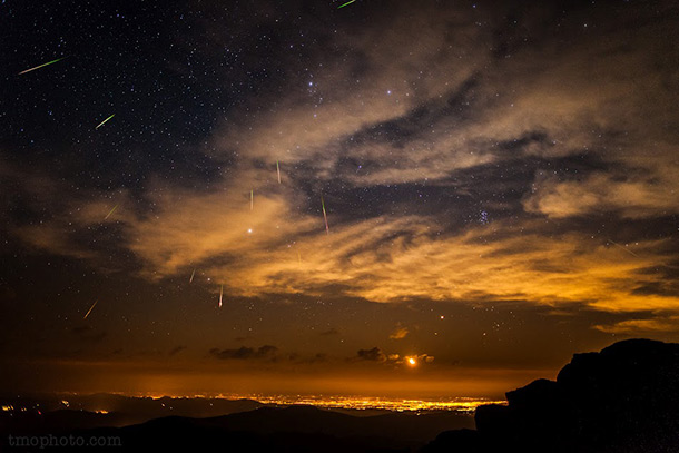 7 Years of Amazing Meteor Shower Time-Lapses