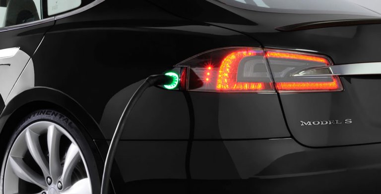 New Milestone for Electric Cars: Tesla Adds Over 850 Charging Stations Across US