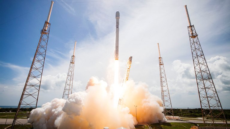 SpaceX Breaks Boeing-Lockheed Monopoly in Space Launches