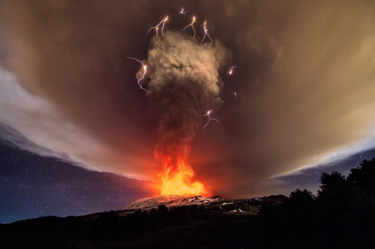 Mount Etna Erupts, Creating Volcanic Lightning and Shooting Lava 1km High (with video)