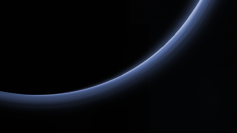 Stunning Image From New Horizons Shows the Layers in a Plutonian Sunset