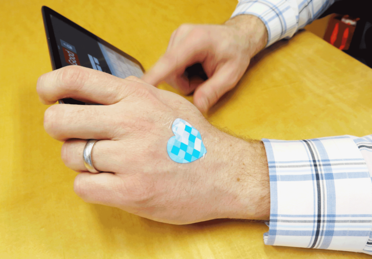 L’Oreal Unveils Wearable Tech That Monitors UV Exposure