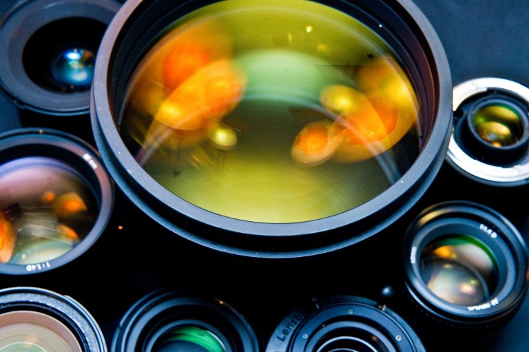 We Just Created the World’s Thinnest Lens—And It’s Going to Revolutionize Our Screens