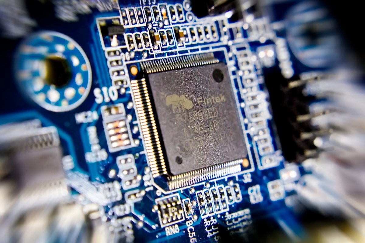New Material Discovered by Physicists Could Speed Up Computing