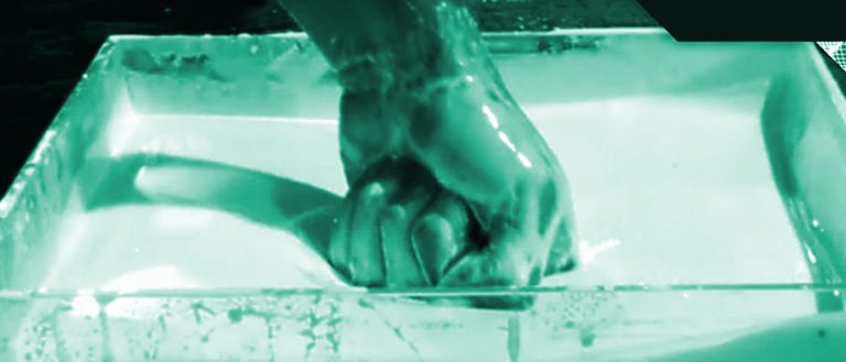 This Liquid Turns Solid When You Punch It, And Now We Know Why