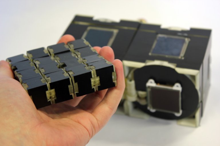 Rubik’s Cube-Inspired Touchscreen Display Morphs On Demand