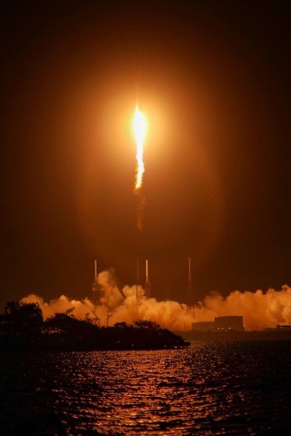 SpaceX Launch. By Pepper Yandell