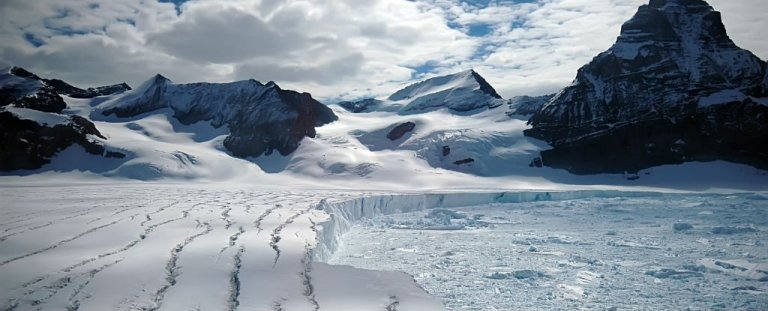 A Chunk of Ice the Size of a US State Is About to Collapse in Antarctica