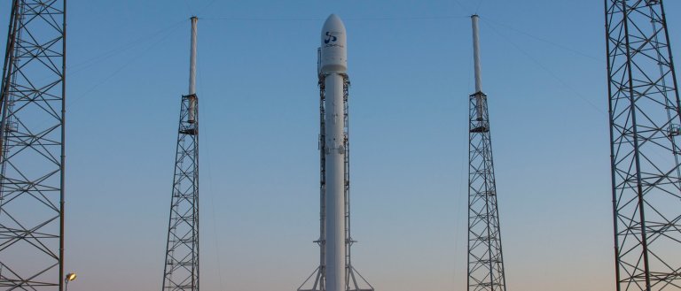 SpaceX’s Plan to Fuel Falcon 9 With People Aboard Worries NASA