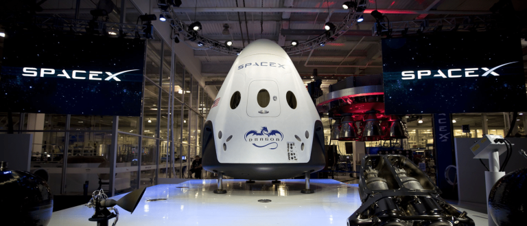SpaceX Officially Delays the Launch of Its Manned Dragon Capsule