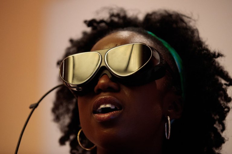 Those Aren’t Sunglasses: Company Releases Ultra-Small VR Headset