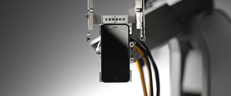 Apple Manufacturer Foxconn to Fully Replace Humans With Robots