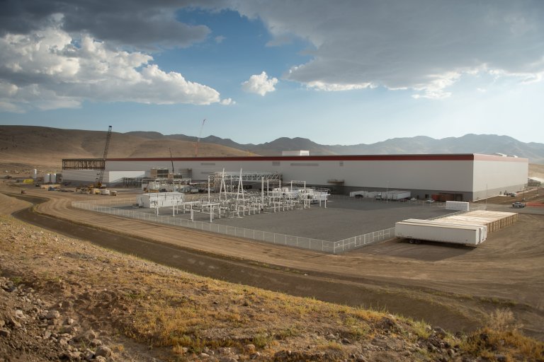 Massive-Scale Production Begins at Tesla’s Gigafactory 1